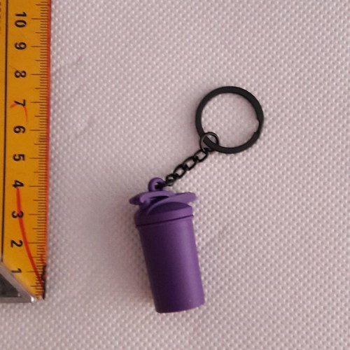 Protein shaker keychain like new, PVC