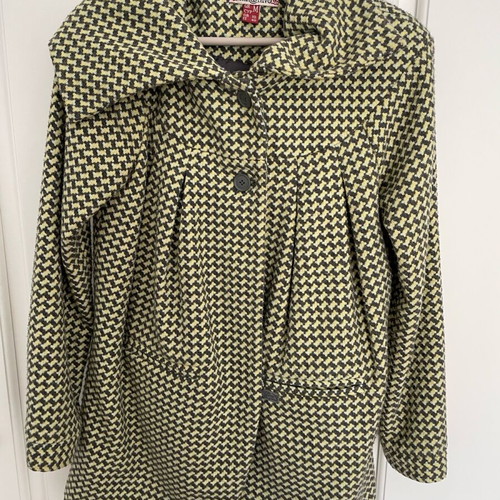 Attrattivo coat like new, wide fit, size M