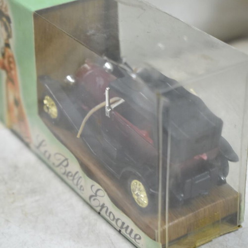 La Belle Epoque 1900 collectible car model like new, burgundy classic cabriolet with box
