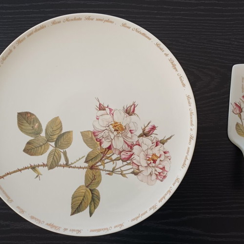 Porcelain cake stand with base and serving spatula MCA Home Collection like new