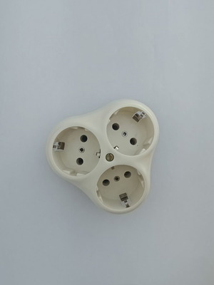 Power strip 3 sockets like new, Schuko compatible