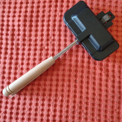 Japanese hot sando maker toaster like new, lightweight for outdoor use