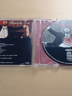 Pavarotti live CD used