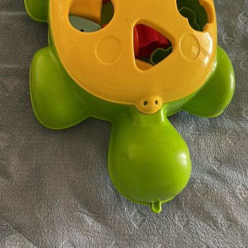 Plastic turtle toy like new