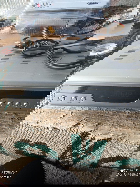 Δορυφορικός δεκτής με Δορυφορική κεραία