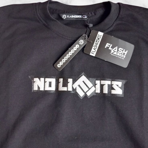 New black Drop Shoulder T-shirt size L with prints