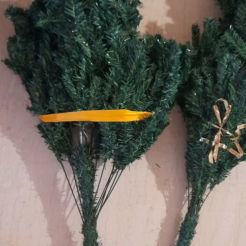 Christmas tree 3 pieces with stand, like new, 2.20 meters