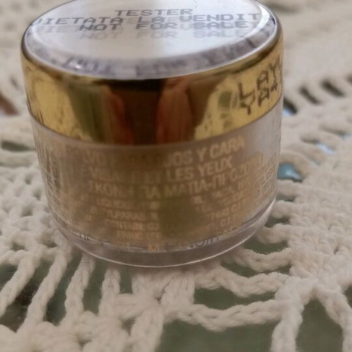 LAYLA Star eyeshadow powder used, gold color
