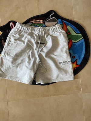 Essentials Bermuda shorts like new, medium, grey