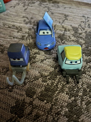 McQueen toy car set, 3 small pieces, new