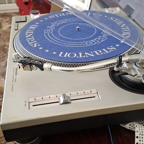 Technics MK2 turntable like new, fully functional