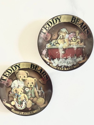 Set of 2 children's porcelain wall plates new