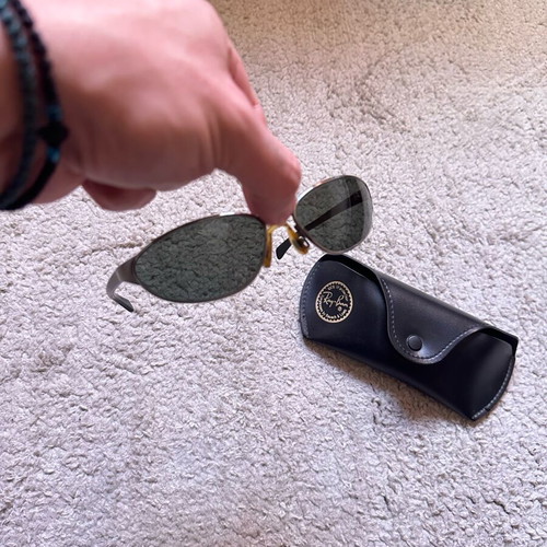 Ray Ban vintage sunglasses like new, black