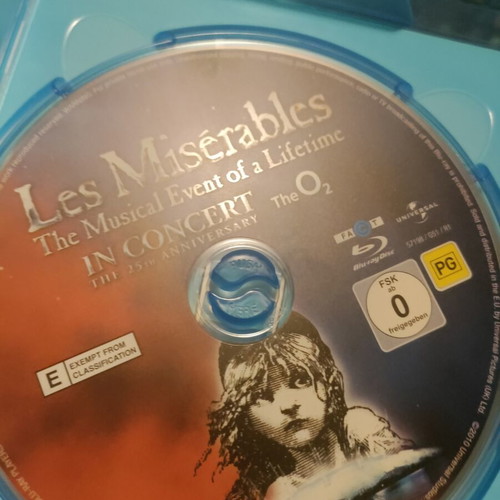 Les Miserables In Concert Blu-Ray like new