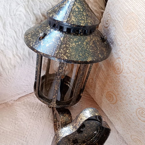Metal outdoor light like new