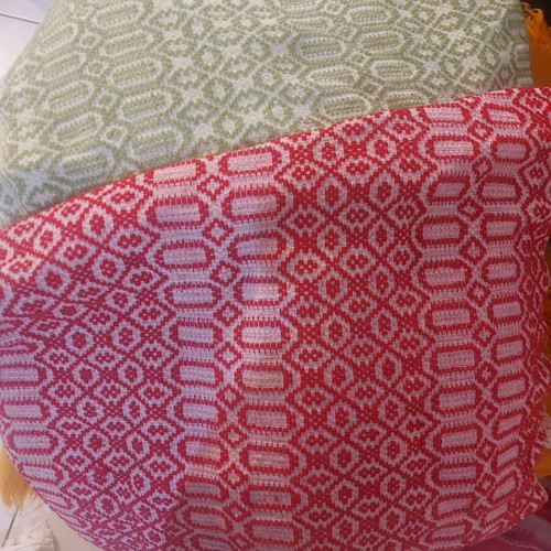 Wool blankets like new, pack of two, half-double size