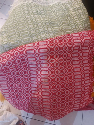 Wool blankets like new, pack of two, half-double size