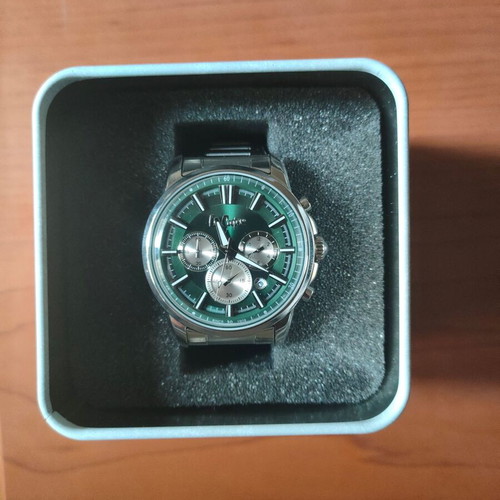 Lee Cooper battery watch with silver metal bracelet like new, green dial