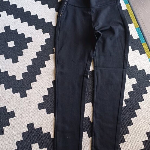 Black leggings size M like new with zipper