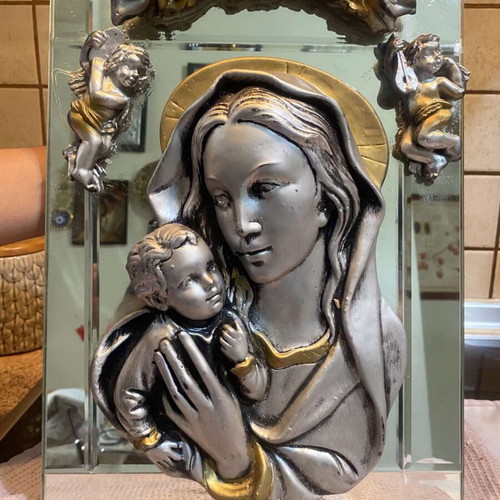 Mirror frame with 3D Virgin Mary, like new, gypsum and mirror 37×28 cm