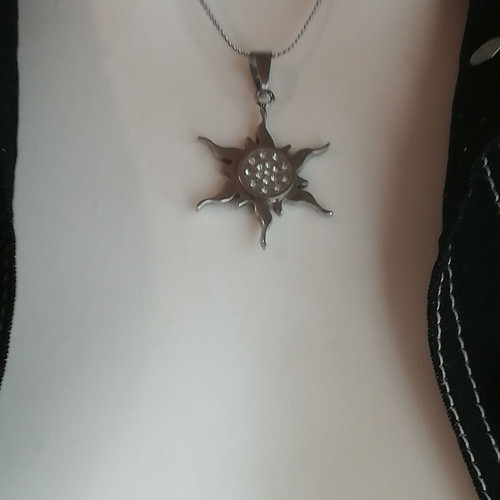 Stainless steel sun necklace with zirconia new