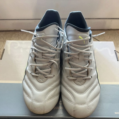 Puma King Pro football shoes like new, size 43, beige