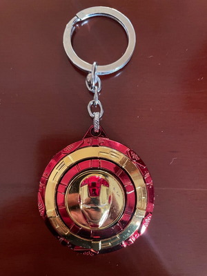 Avengers Iron Man keychain like new, metal