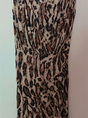 Short dress with animal print like new, size S