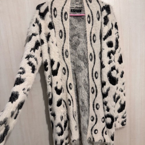 Cardigan black and white long fuzzy like new, size M/L