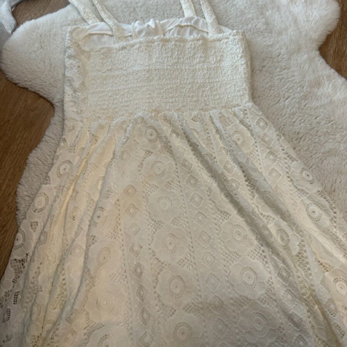 White dress with embroidery Aeropostale size M like new, short