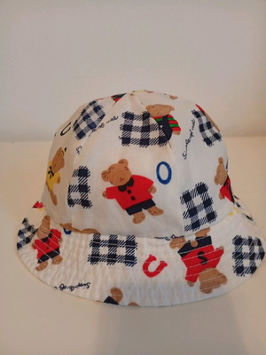 Bucket hat bebe white with bears like new, one size