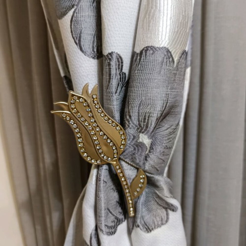 Magnetic curtain clip with tulip design and rhinestones like new