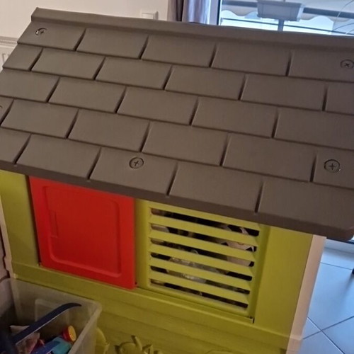Garden playhouse like new