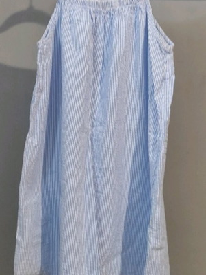H&M dress worn lightly size 9-10 (140 cm)