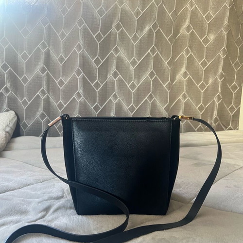 H&M black crossbody bag like new