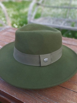 Wool hat new, green olive size M