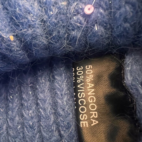 Knit cap new with embroidered beads blue