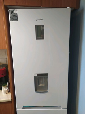 Ψυγειοκαταψύκτης Morris μεταχειρισμένος no frost 310lt με βρυσάκι νερού