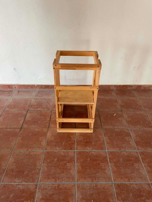 Learning tower Montessori made of solid wood like new