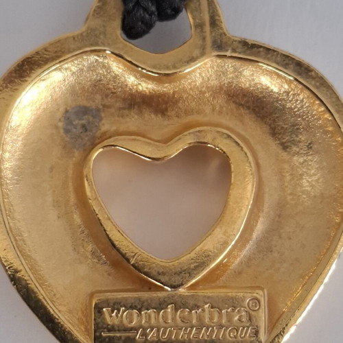 Wonderbra vintage heart pendant gold, like new