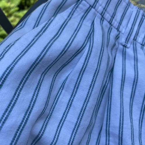 Uniqlo shorts new, size XL, white and green stripes