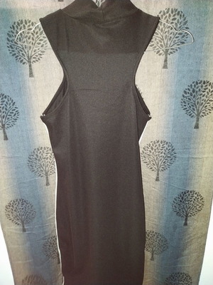 Fitted dress black with white stripes like new, size S