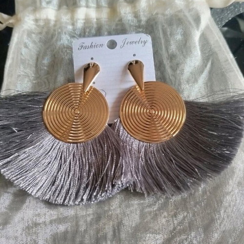 Fan-shaped earrings new, gray and gold