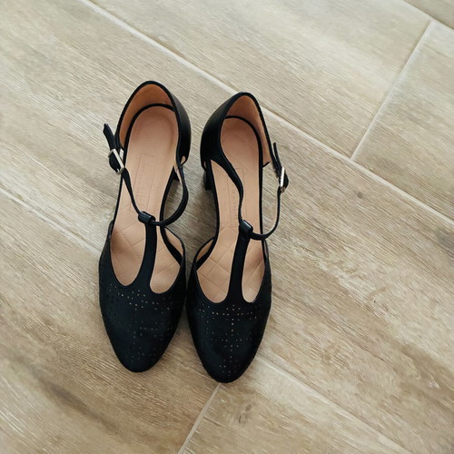 Hispanitas leather pumps size 37, black