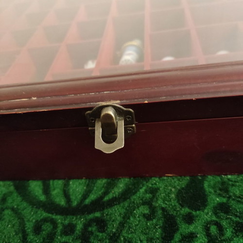 De Agostini thimble collection used with wooden display case