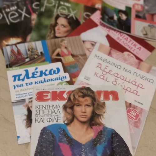 Marie Claire magazines like new with patterns and knitting