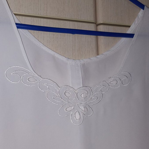 Satin blouse size 40 large like new, white