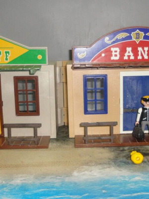 Playmobil комплект Дивия запад с шериф и банка като нов