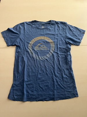 Quicksilver T-shirt medium, like new