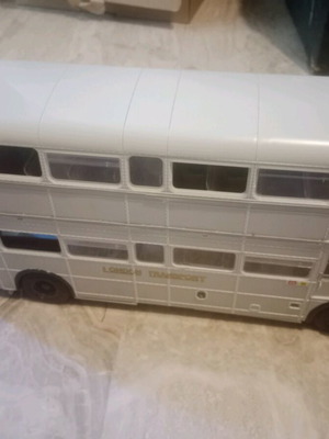 Collectible static model bus Sunstar London Bus 1/24 like new
